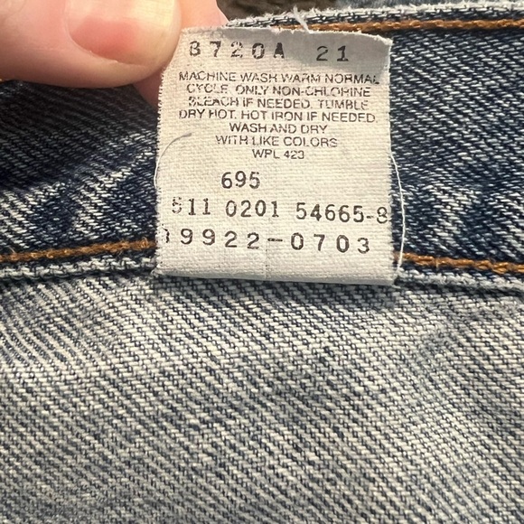 Vintage Levi's 550 Relaxed Fit Denim Blue Jean Shorts Made In USA Jorts 22 MIS - Picture 5 of 8